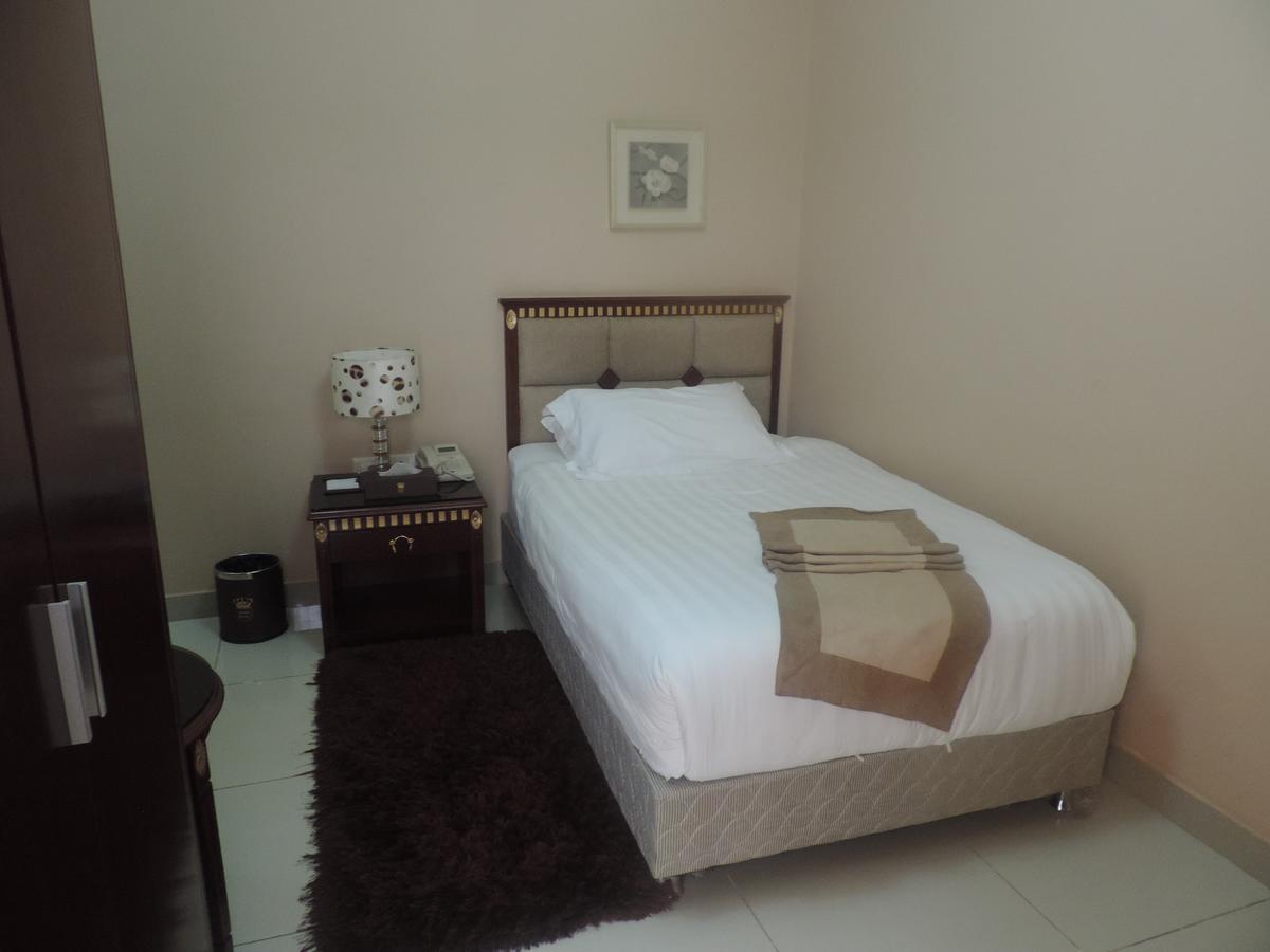 Crown Hotel Djouba Chambre photo